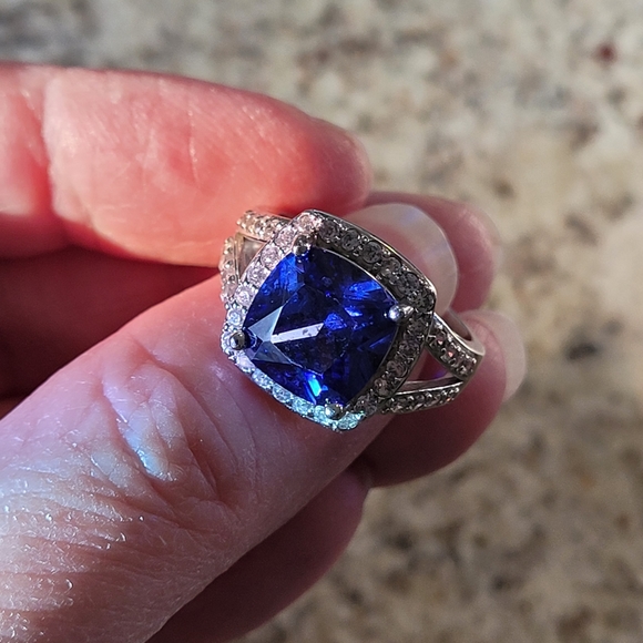 Jewelry - Simulated Tanzanite Ring